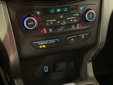 2018 Ford Escape - image 20