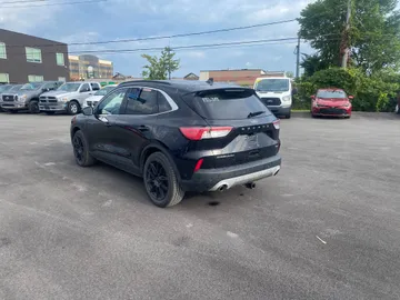 2021 Ford Escape PHEV - image 6