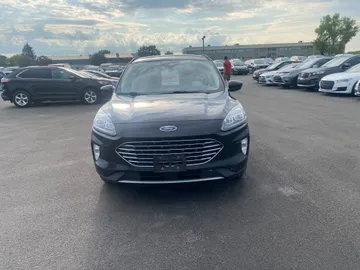 2021 Ford Escape PHEV - image 2