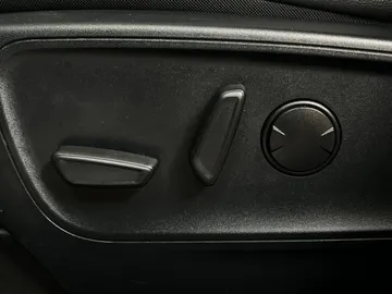 2021 Ford Escape Hybrid - image 18