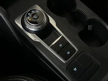 2021 Ford Escape Hybrid - image 26
