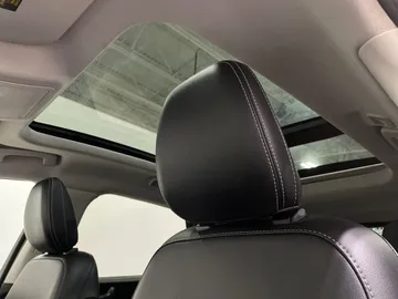 2022 Ford Escape Hybrid - image 6