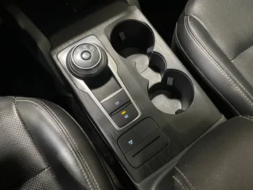 2022 Ford Escape Hybrid - image 28