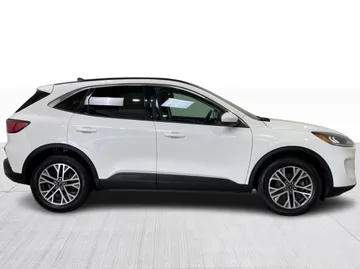 2022 Ford Escape Hybrid - image 2