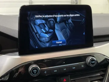 2022 Ford Escape Hybrid - image 32