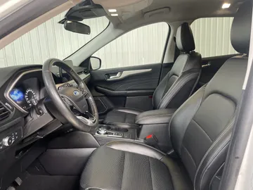 2021 Ford Escape Hybrid - image 3