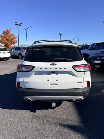 2021 Ford Escape - image 6