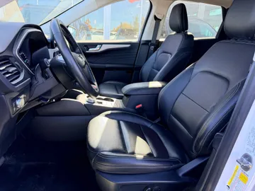 2021 Ford Escape - image 8