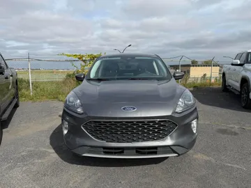 2022 Ford Escape - image 2