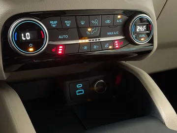 2021 Ford Escape Hybrid - image 29