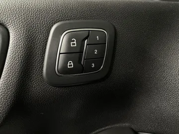 2021 Ford Escape Hybrid - image 16