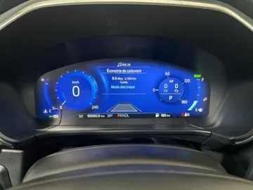2020 Ford Escape Hybrid - image 15