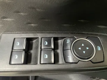 2020 Ford Escape Hybrid - image 27