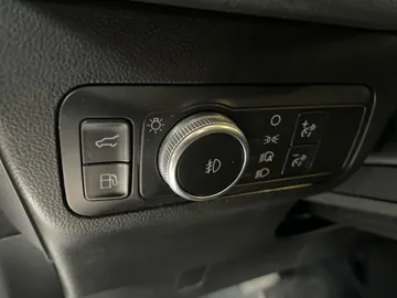 2020 Ford Escape Hybrid - image 17