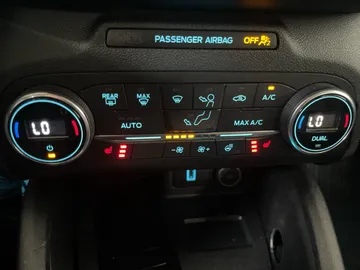 2020 Ford Escape Hybrid - image 24