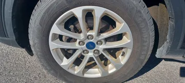 2022 Ford Escape - image 8