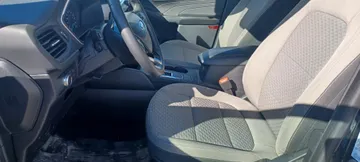 2022 Ford Escape - image 9