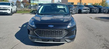 2022 Ford Escape - image 2