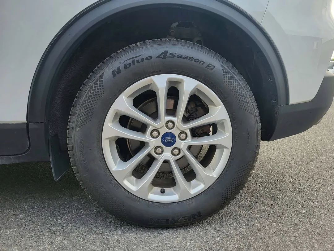 2020 Ford Escape — photo 6