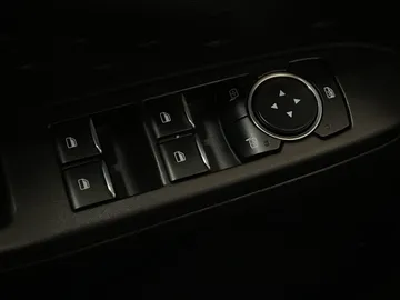 2020 Ford Escape - image 20