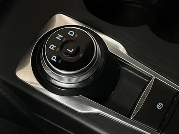 2020 Ford Escape - image 26