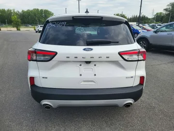 2020 Ford Escape - image 4