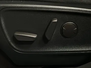 2020 Ford Escape - image 21