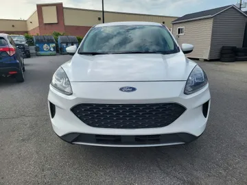 2020 Ford Escape - image 2