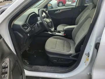 2020 Ford Escape - image 8