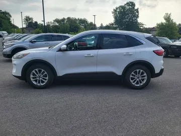 2020 Ford Escape - image 6