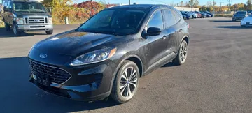 2022 Ford Escape - image 3