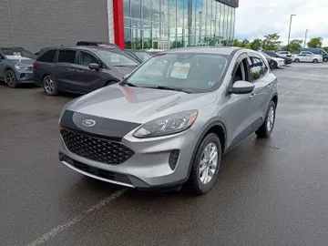 2021 Ford Escape - image 3