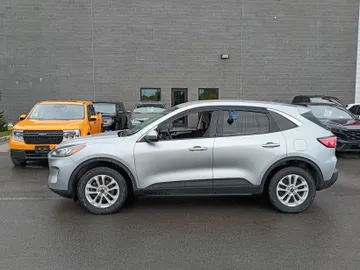 2021 Ford Escape - image 4