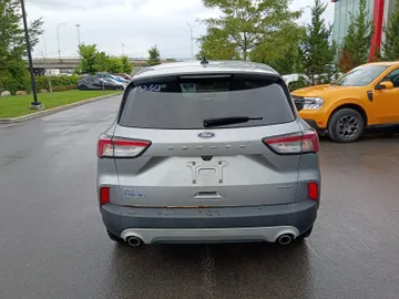 2021 Ford Escape - image 6
