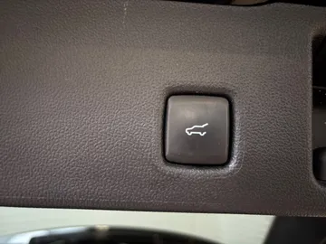 2022 Ford Escape - image 20