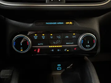 2022 Ford Escape - image 22