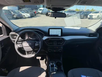 2022 Ford Escape - image 9