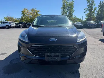 2022 Ford Escape - image 2
