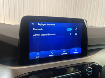 2020 Ford Escape - image 24
