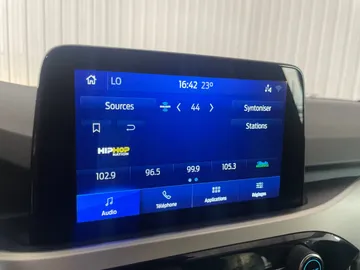 2020 Ford Escape - image 27