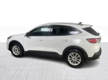 2020 Ford Escape - image 10