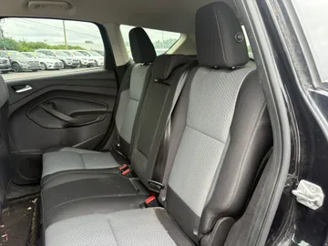 2019 Ford Escape - image 10