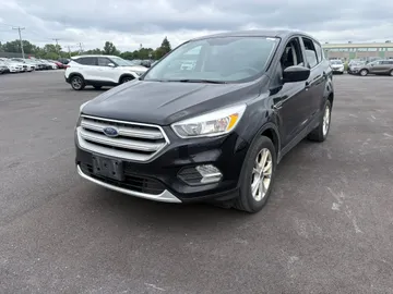 2019 Ford Escape - image 3