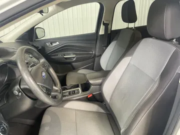 2018 Ford Escape - image 3