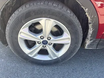 2018 Ford Escape - image 7
