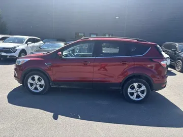 2018 Ford Escape - image 4