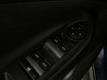 2018 Ford Escape - image 21