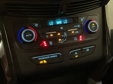 2019 Ford Escape - image 20