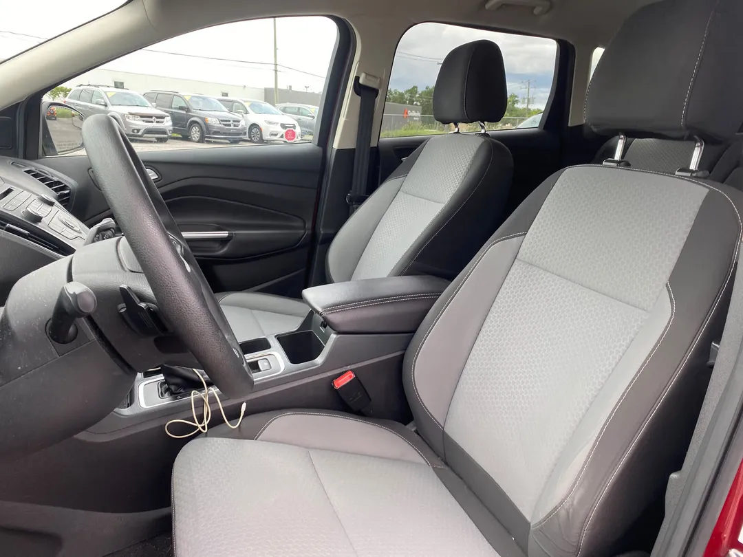 2017 Ford Escape — photo 8