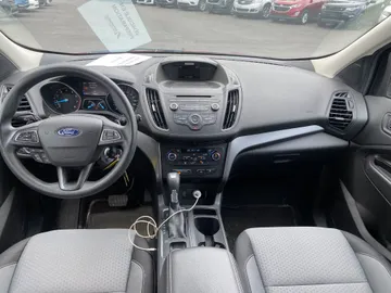 2017 Ford Escape - image 10